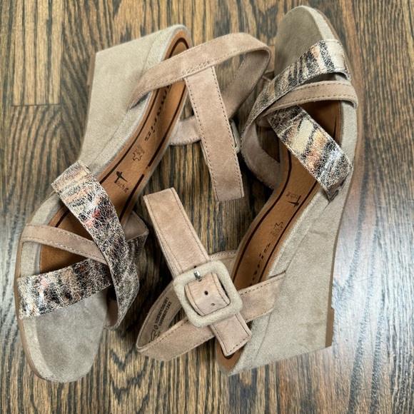Tamaris taupe suede wedge sandals size 37/7 - Picture 6 of 7